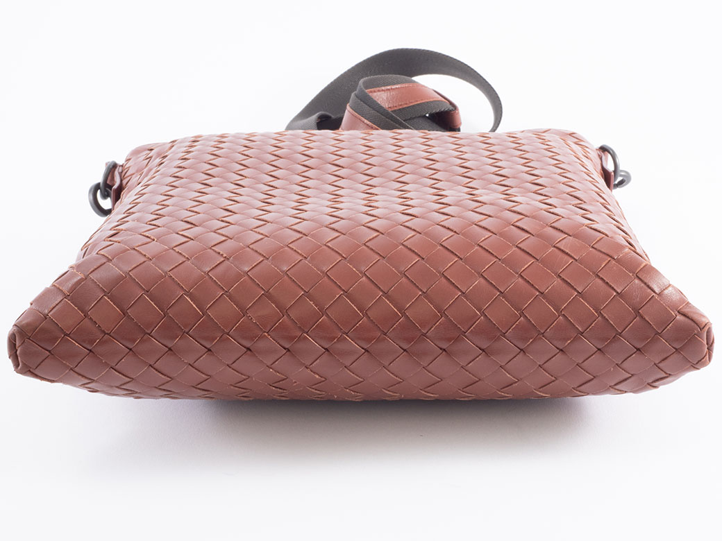 BOTTEGA VENETA（ボッテガ・ヴェネタ） イントレチャート ショルダー