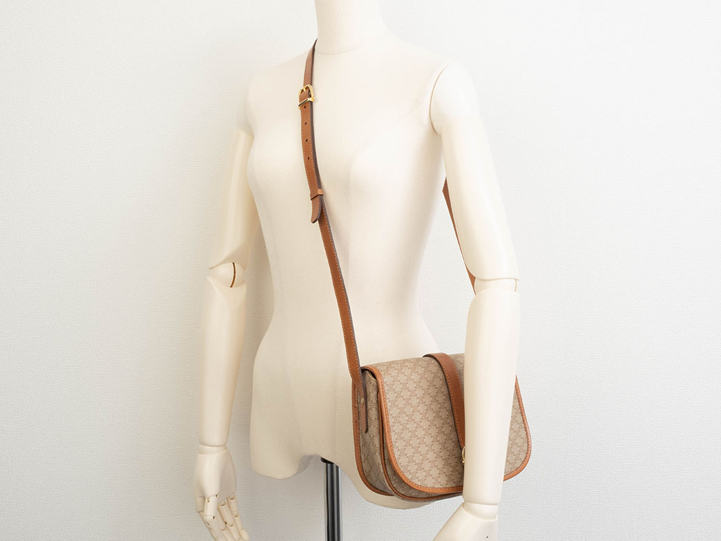 CELINE セリーヌ マカダム Wフラップ 両開き ショルダーバック CELINE（セリーヌ） バッグ 中古 マカダム フラップ ショルダーバッグ