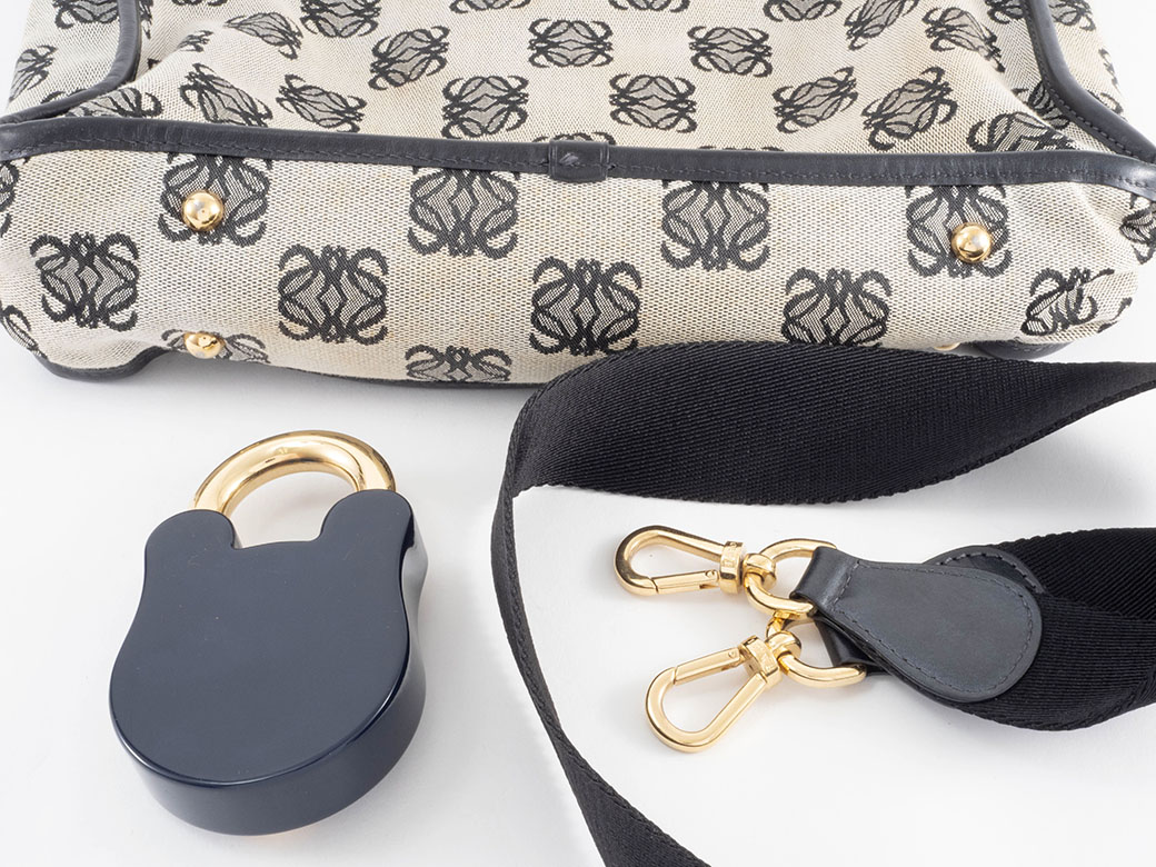 LOEWE（ロエベ） アナグラム ショルダーバッグ 340904 キャンバスx