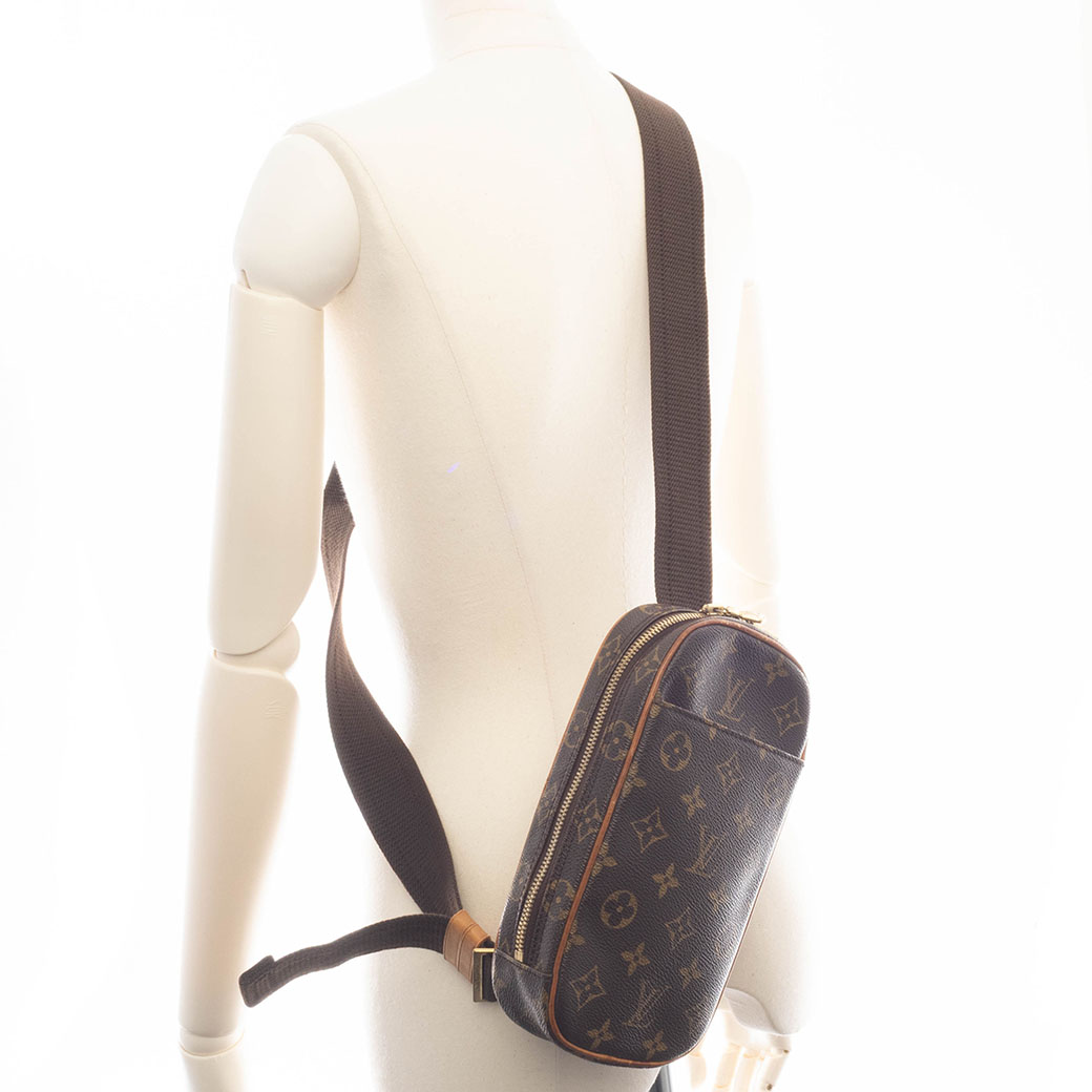 ポシェット・ガンジュ ルイ ヴィトン バッグ 中古 モノグラム