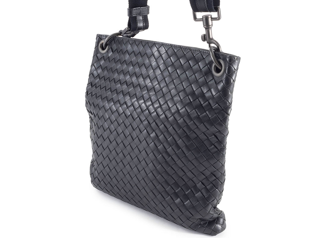 BOTTEGA VENETA（ボッテガ・ヴェネタ） イントレチャート ショルダー