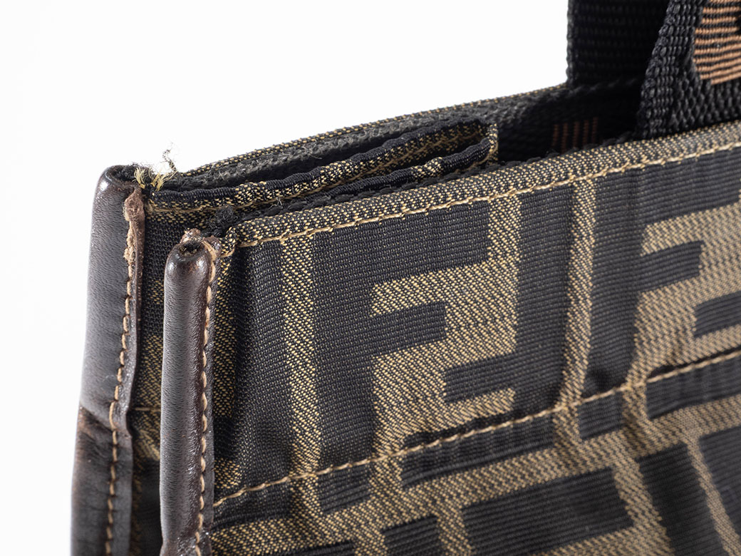 FENDI ハンドバッグ　ズッカ　ミニバッグ　ロゴ　ナイロン　ブラウン 楽天市場】【バッグ】FENDI フェンディ ズッカ柄 ハンドバッグ トート