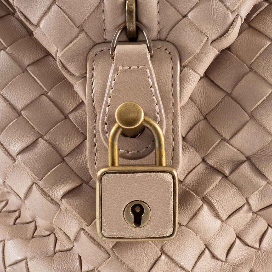 BOTTEGA VENETA（ボッテガ・ヴェネタ） イントレチャート ミニボストン