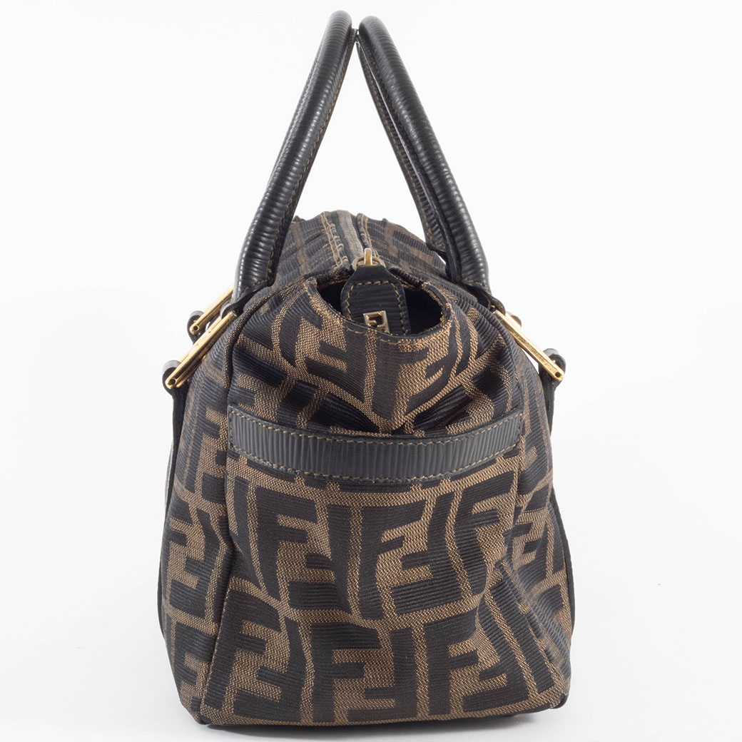 FENDI（フェンディ） バッグ 中古 ズッカ ハンドバッグ ブラウン 舟型 