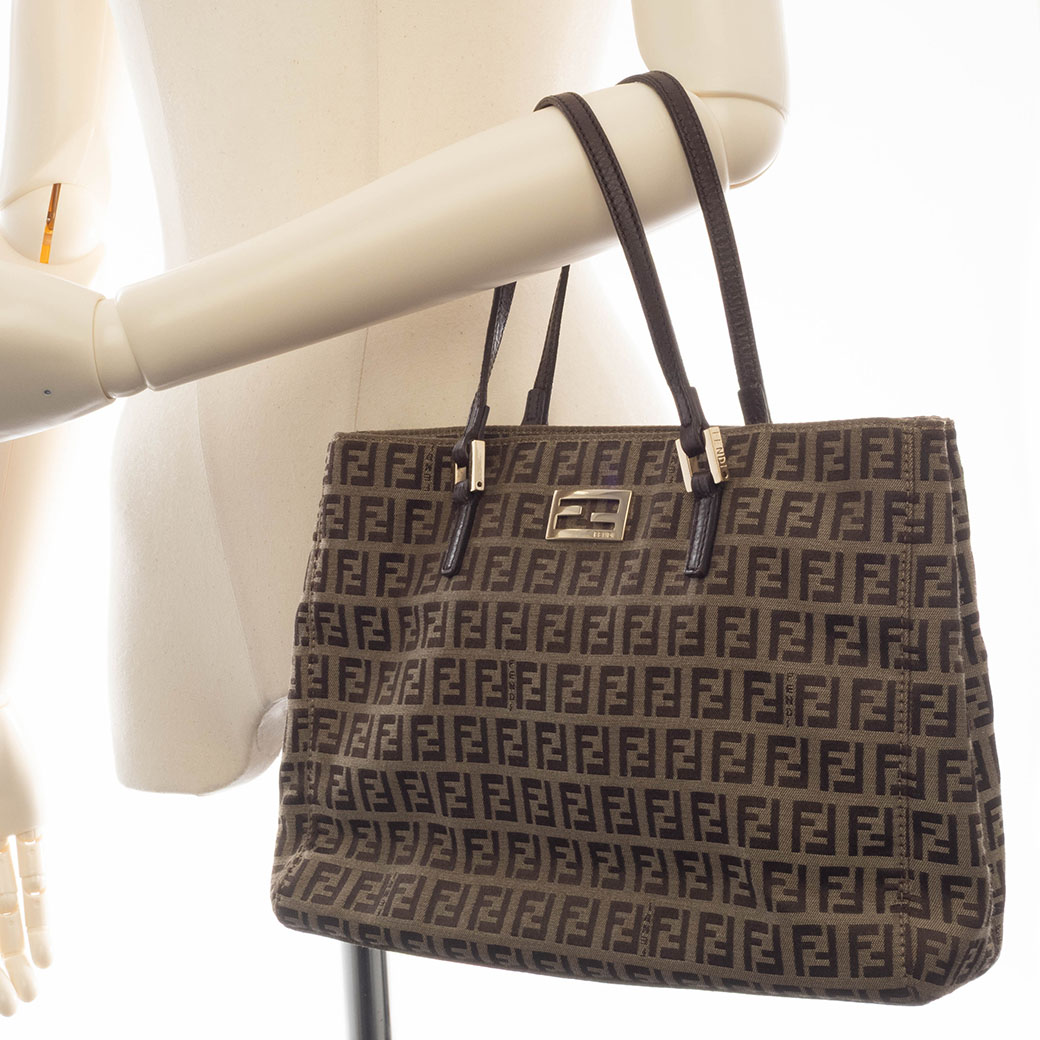 フェンディ ズッキーノ ズッカ柄 ハンドバッグ 8BH132 キャンバスx