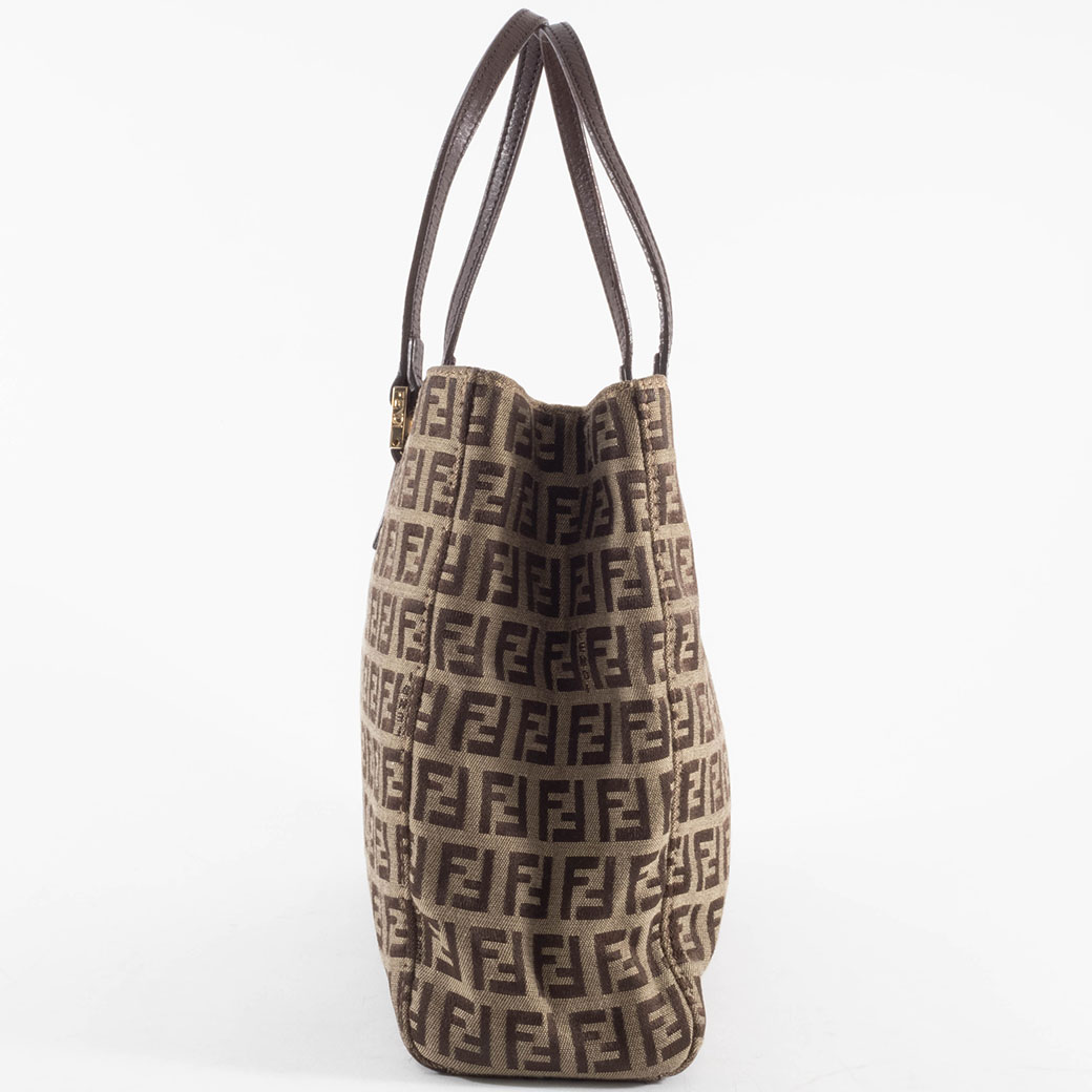 フェンディ ズッキーノ ズッカ柄 ハンドバッグ 8BH132 キャンバスx