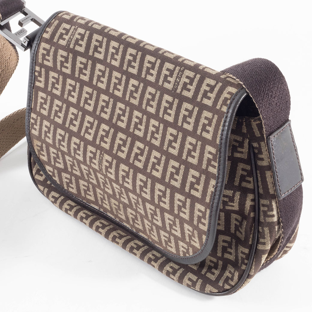 フェンディ ズッキーノ ショルダーバッグ 8BR320 キャンバスxレザー