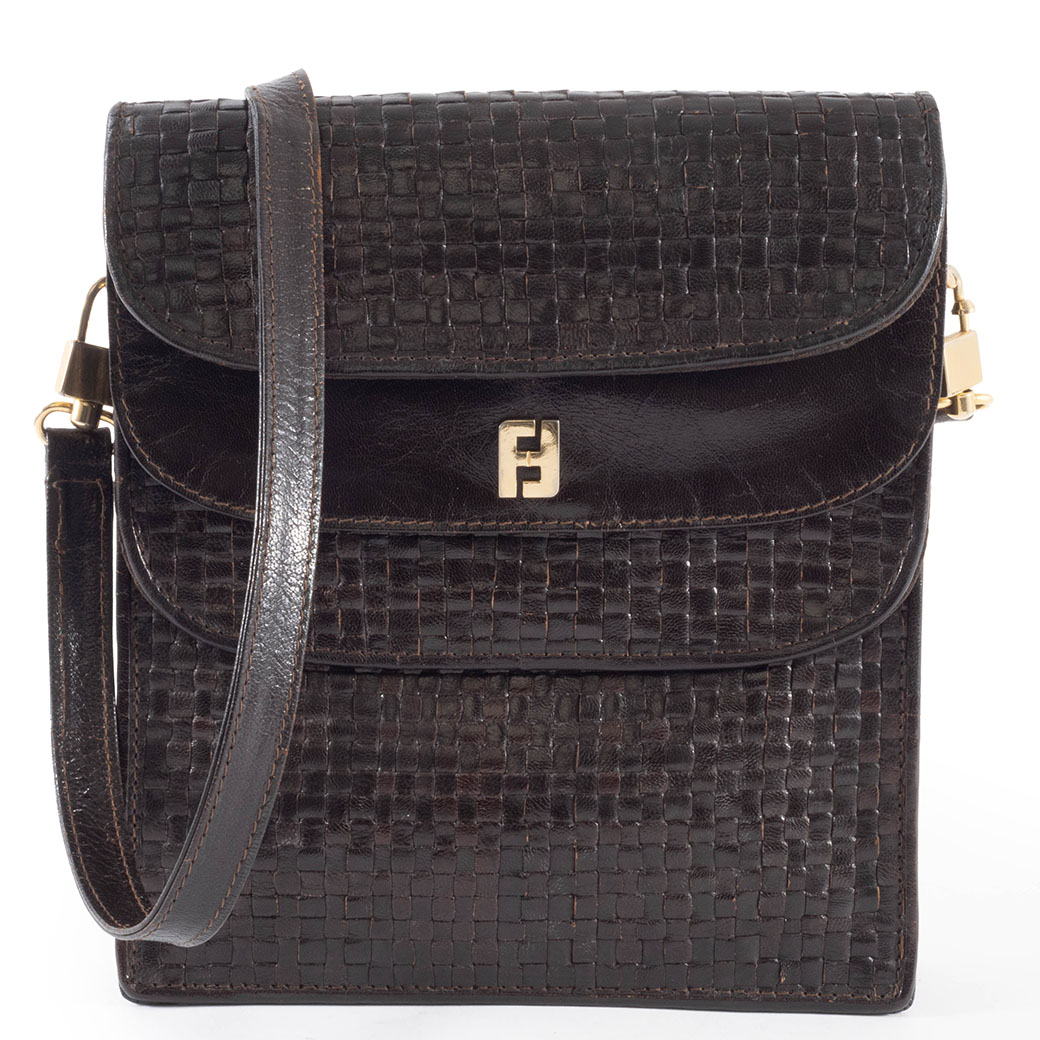 本物 フェンディ FENDI レザー ショルダーバッグ ポシェット ブラウン バッグ 中古・ FENDI（フェンディ） バッグ 中古 編み込み レザー ショルダーバッグ