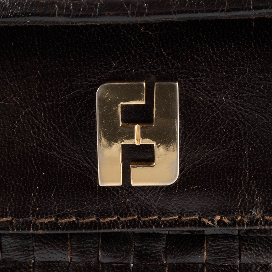 フェンディ 編み込みレザー ショルダーバッグ ブラウン レディース