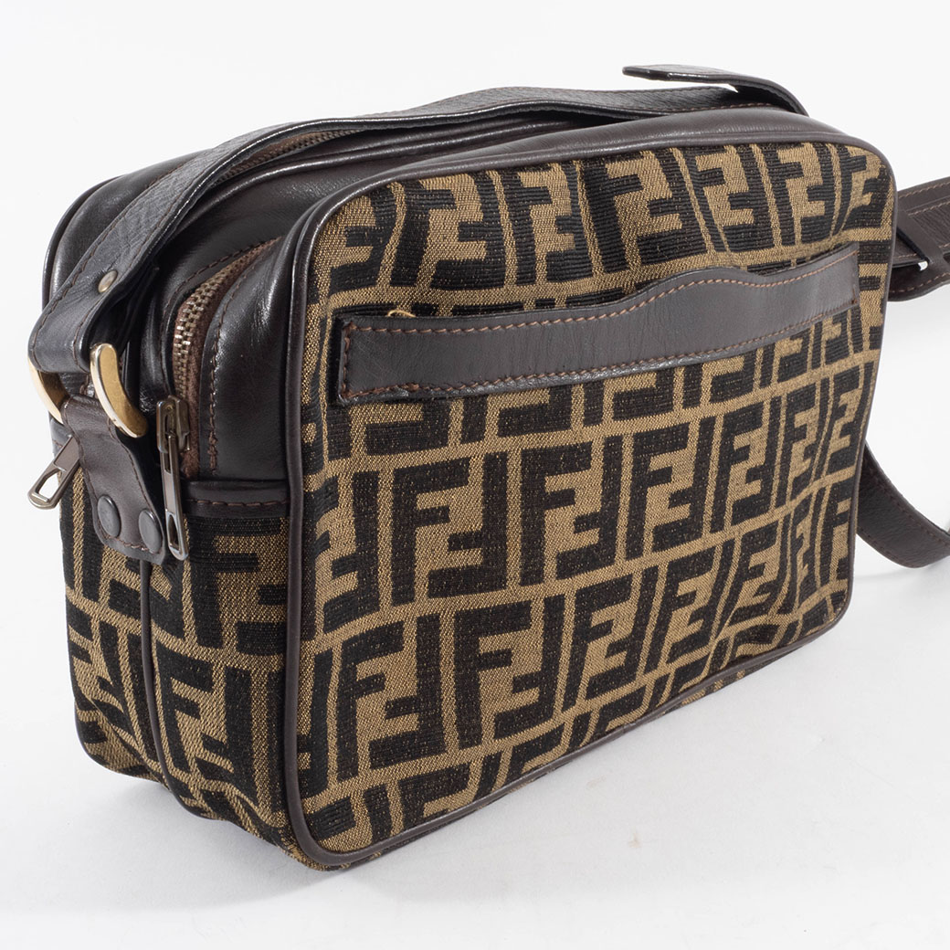本物 フェンディ FENDI ズッカ ショルダーバッグ キャンバス ブラウン Zucca バッグ 中古・ 楽天市場】本物 フェンディ FENDI ズッカ ショルダーバッグ キャンバス