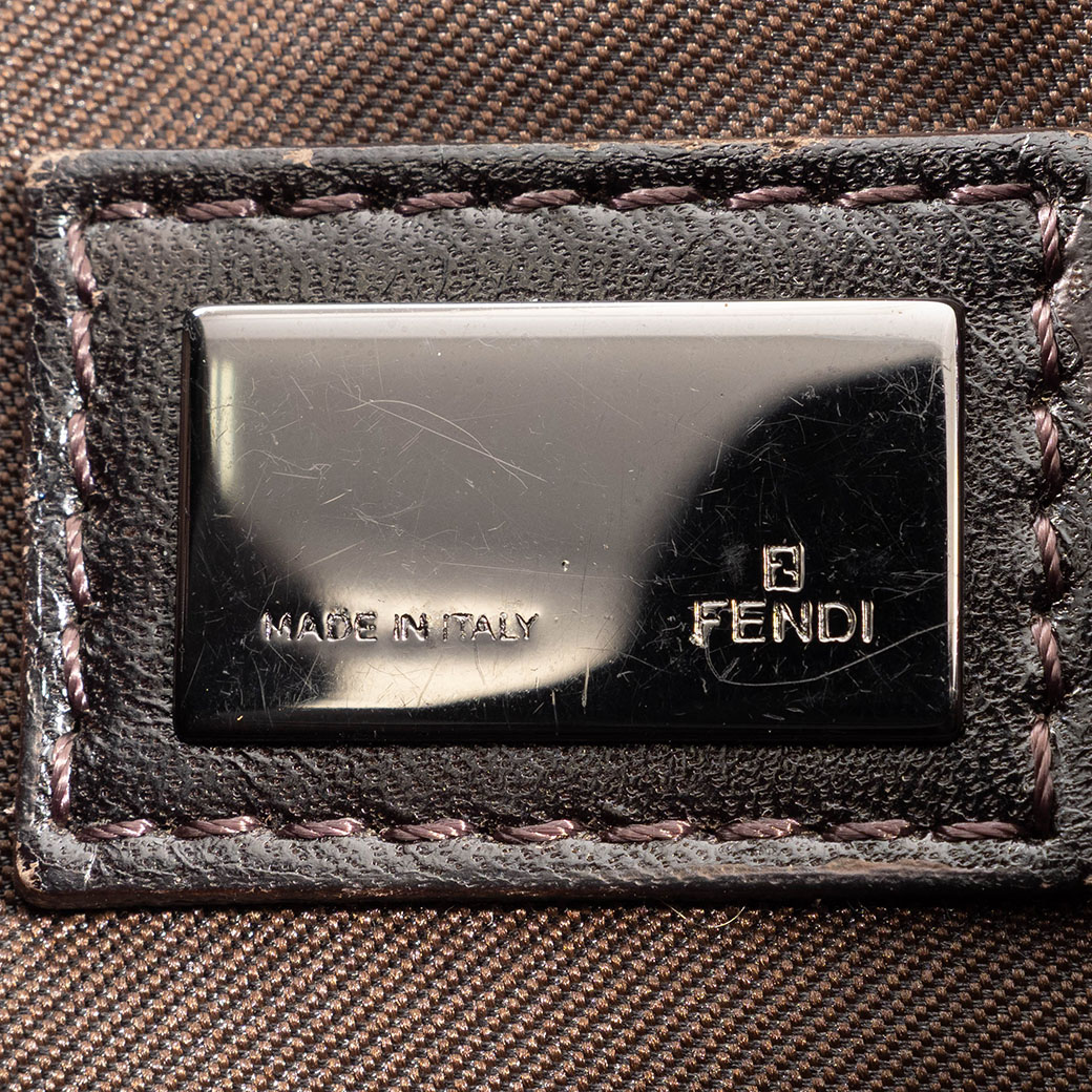 FENDI（フェンディ） ズッカ アクセサリーポーチ ショルダーバッグ