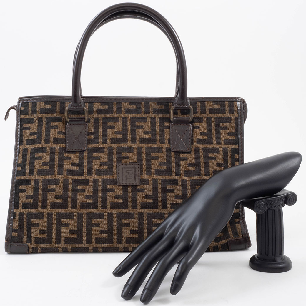 ヴィンテージバッグ FENDI ブラック フェンディ FENDI フェンディ FFモチーフ ナイロン ショルダーバッグ ブラック