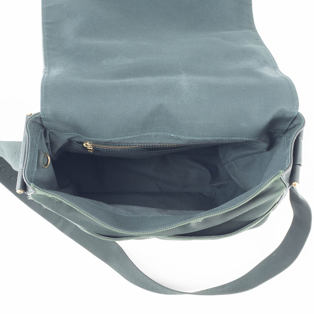 LOUIS VUITTON(ルイヴィトン) ショルダーバッグ タイガ ヴィクトール M30144 エピセア レザー LOUIS VUITTON（ルイ・ヴィトン） ルイ ヴィトン バッグ メンズ 中古