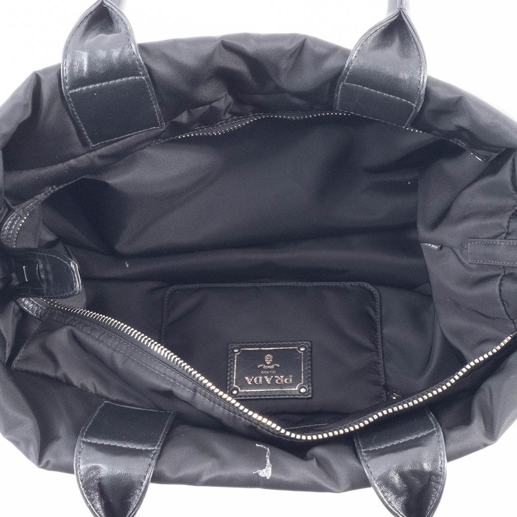 プラダ　B4521V  ナイロン　ショルダー　トートバッグ PRADA（プラダ） ナイロン トートバッグ 中古 B4521V ブラック カーキ