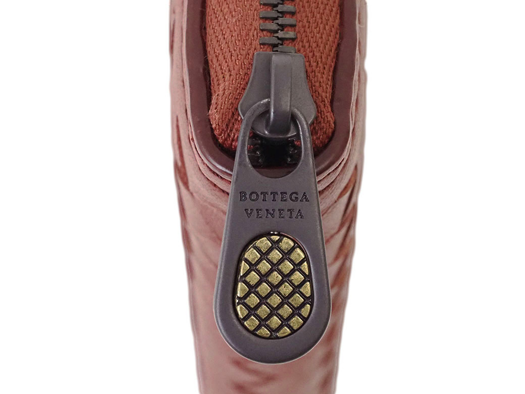 BOTTEGA VENETA（ボッテガ・ヴェネタ） イントレチャート ジップ