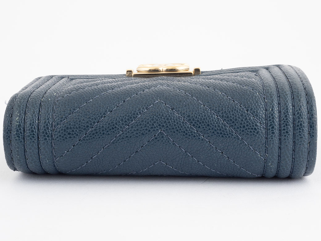 CHANEL ボーイシャネル　三つ折り財布 ☆クールな佇まい♪【CHANEL】BOY CHANEL 三つ折り 財布☆ (CHANEL