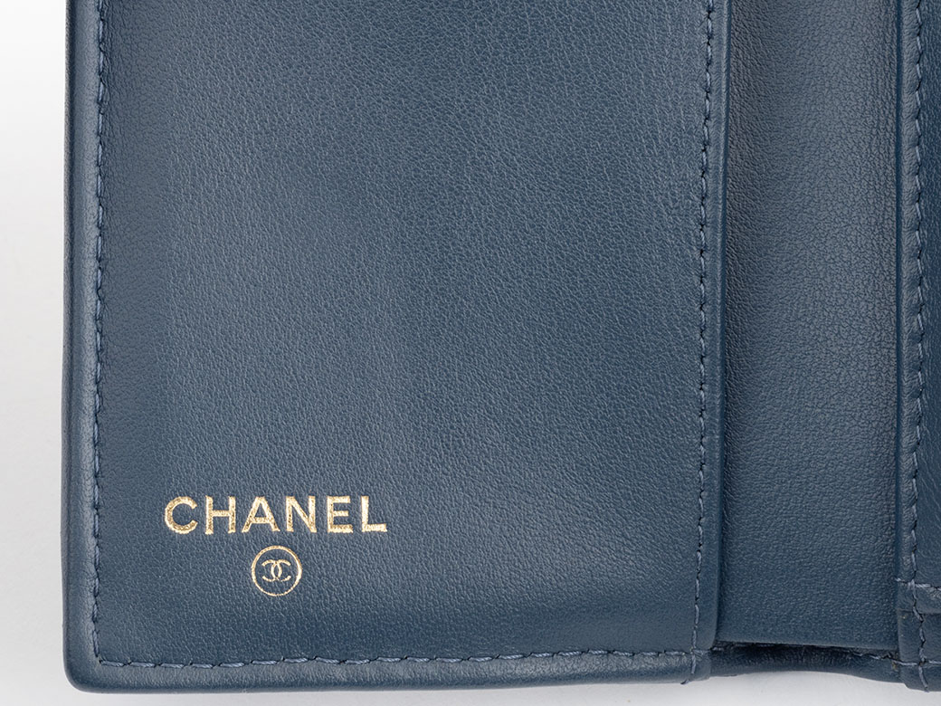 BOY CHANEL シャネル 財布 三つ折り キャビアスキン ボーイシャネル