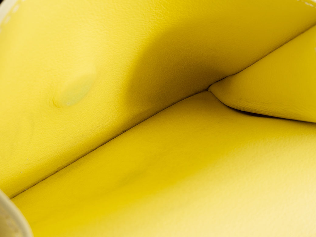 美品 CELINE セリーヌ 二つ折り イエロー スモールストラップウォレット CELINE - CELINE 財布 二つ折り スモール ストラップ ウォレットの通販