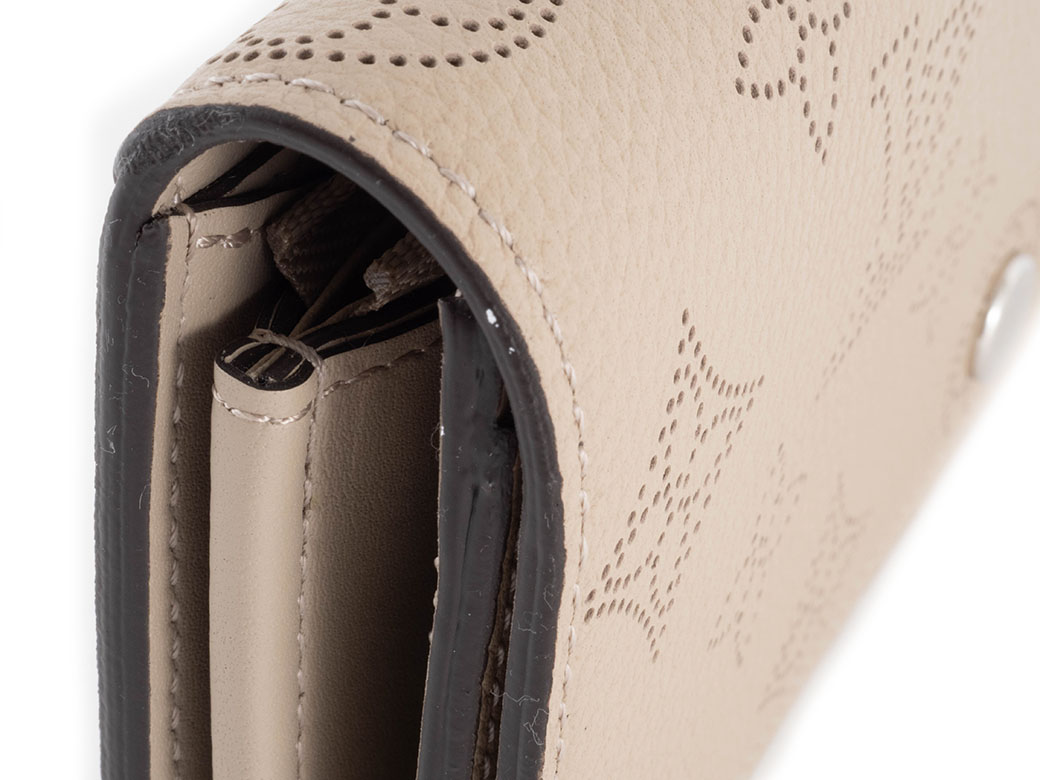 LOUIS VUITTON（ルイ・ヴィトン）　ポルトフォイユ　イリス　M60144　長財布　ホワイト LOUIS VUITTON（ルイ・ヴィトン） 財布 中古 長財布 ポルトフォイユ