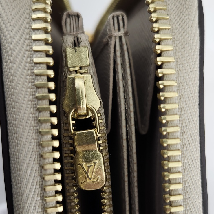 LOUIS VUITTON ルイヴィトン エピ 長財布 M67805 ジッピーウォレット ガレ/180492【中古】 楽天市場】LOUIS VUITTON ルイヴィトン エピ 長財布 M67805 ジッピー