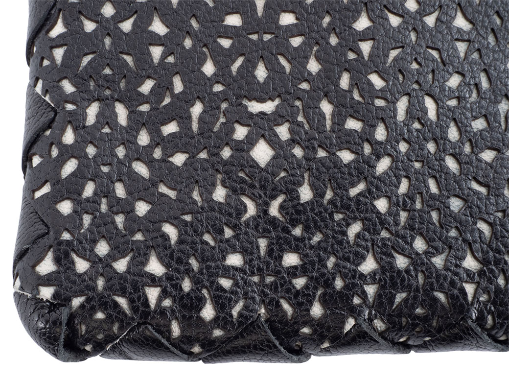 BOTTEGA VENETA（ボッテガ・ヴェネタ） フラットポーチ クラッチバッグ