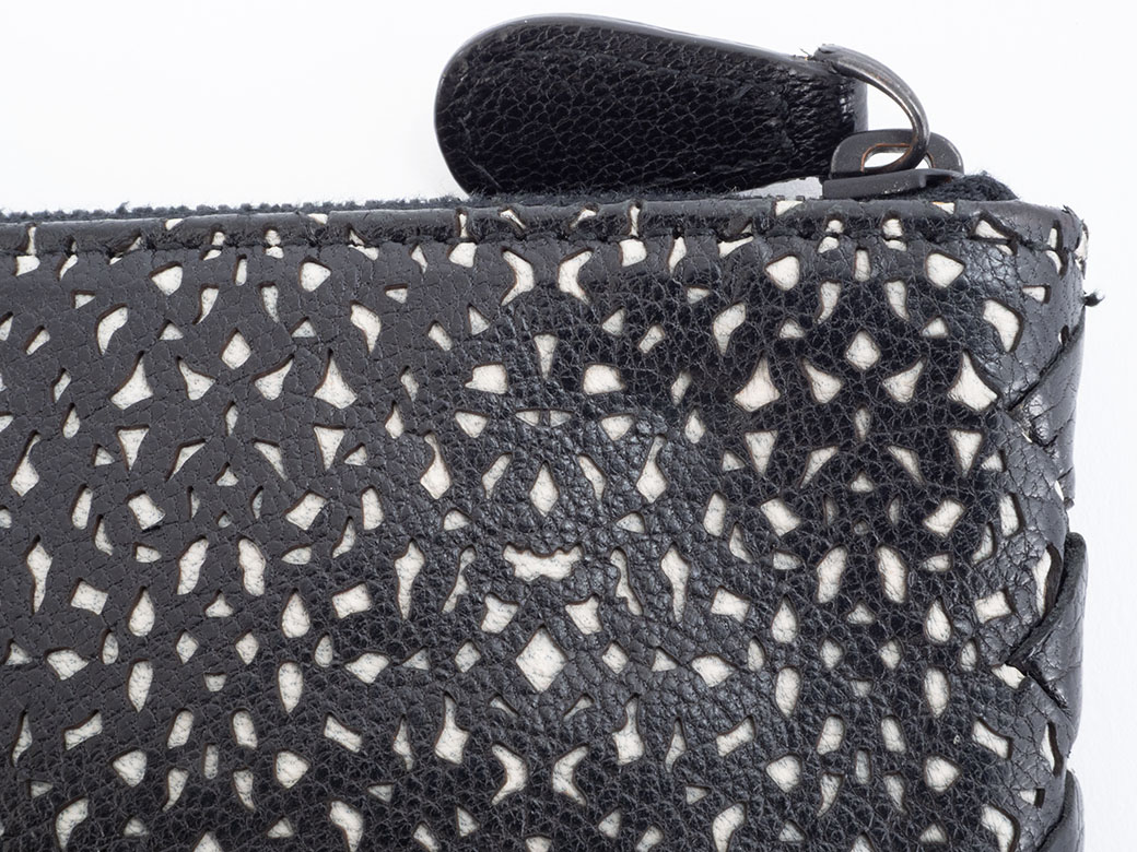 BOTTEGA VENETA（ボッテガ・ヴェネタ） フラットポーチ クラッチバッグ