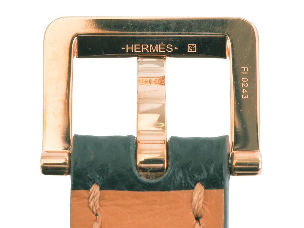 エルメス HERMES フロ ゴールド ベルト 衣料品 レザー ヴォーエプソン / ヴォースイフト ヴォーエプソン ゴールド W刻印（2024年製造） メンズ レディース ゴールド系 / ブラック系 【中古】 フロ ゴールド ベルト ヴォーエプソン ヴォースイフト ゴールド