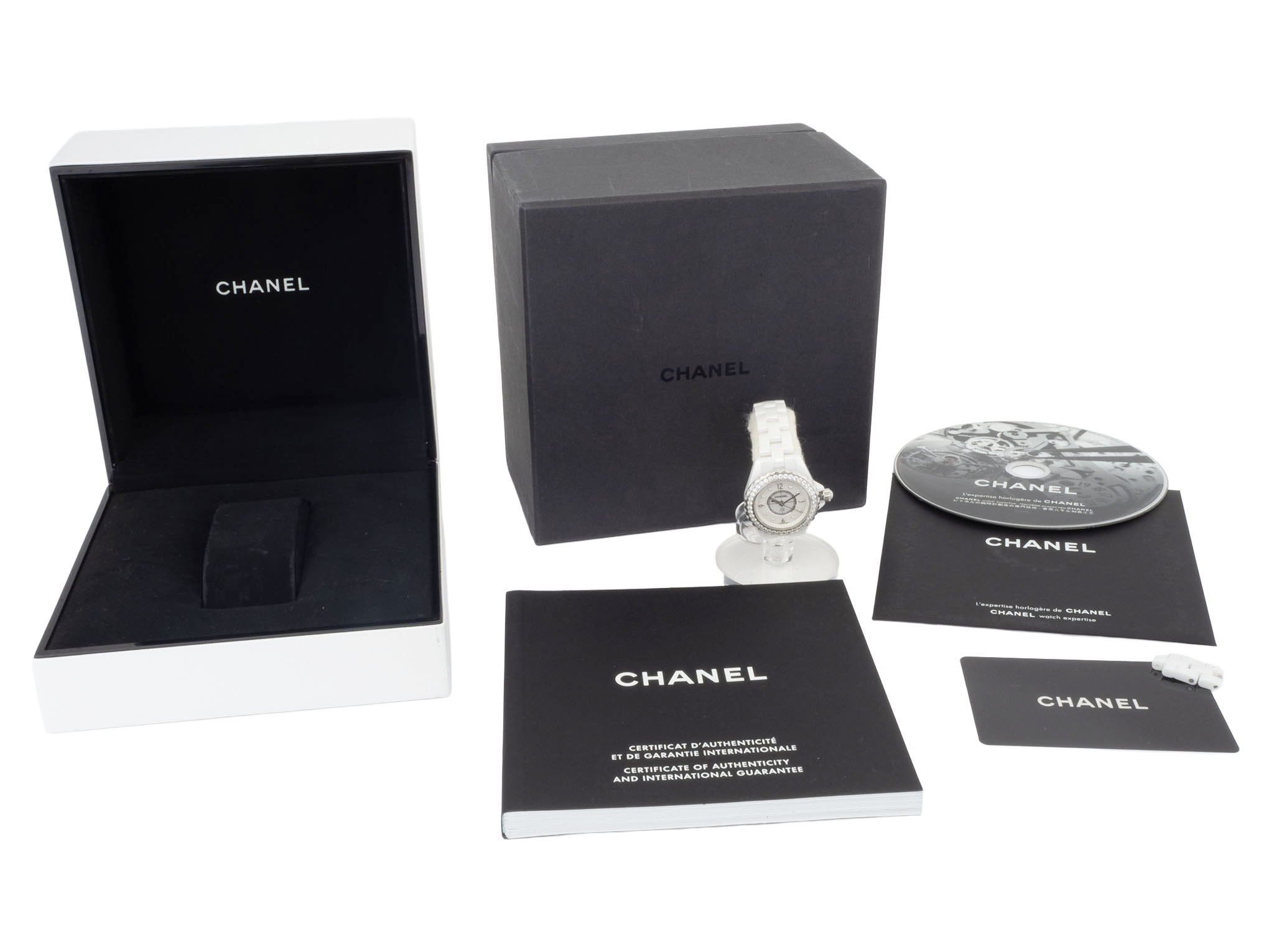 シャネル 腕時計 J12 箱セット CHANEL 箱　コマ付き シャネル 腕時計 J12 箱セット CHANEL 箱 コマ付き Yahoo