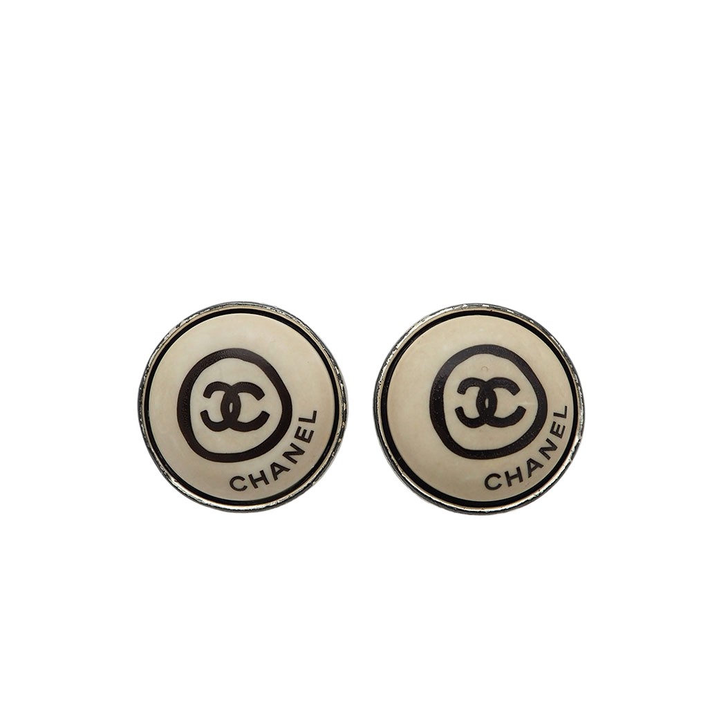 CHANEL（シャネル） ラウンド ココ イヤリング ココプリント ベージュ 