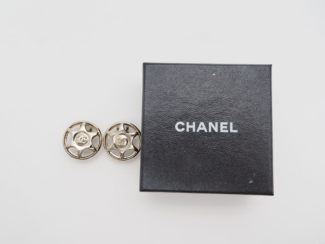 CHANEL（シャネル） ラウンド ヘキサグラム イヤリング シルバー 97A