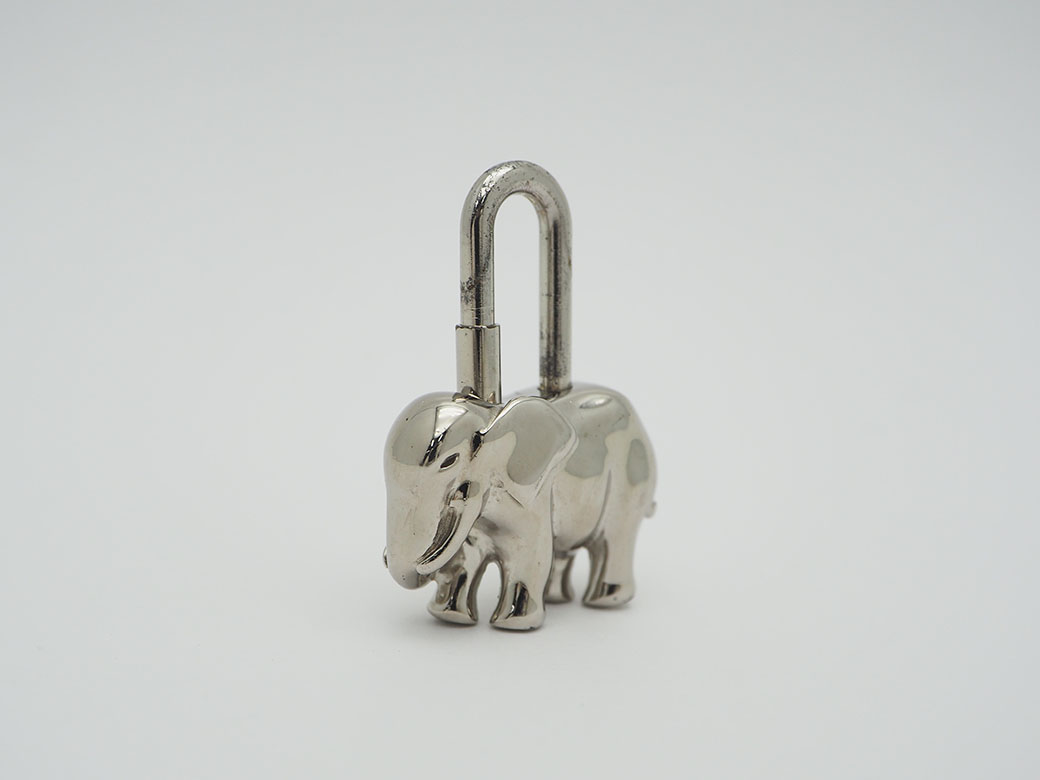美品❗️HERMES 南京錠　68 美品❗️HERMES 南京錠 68 - メルカリ