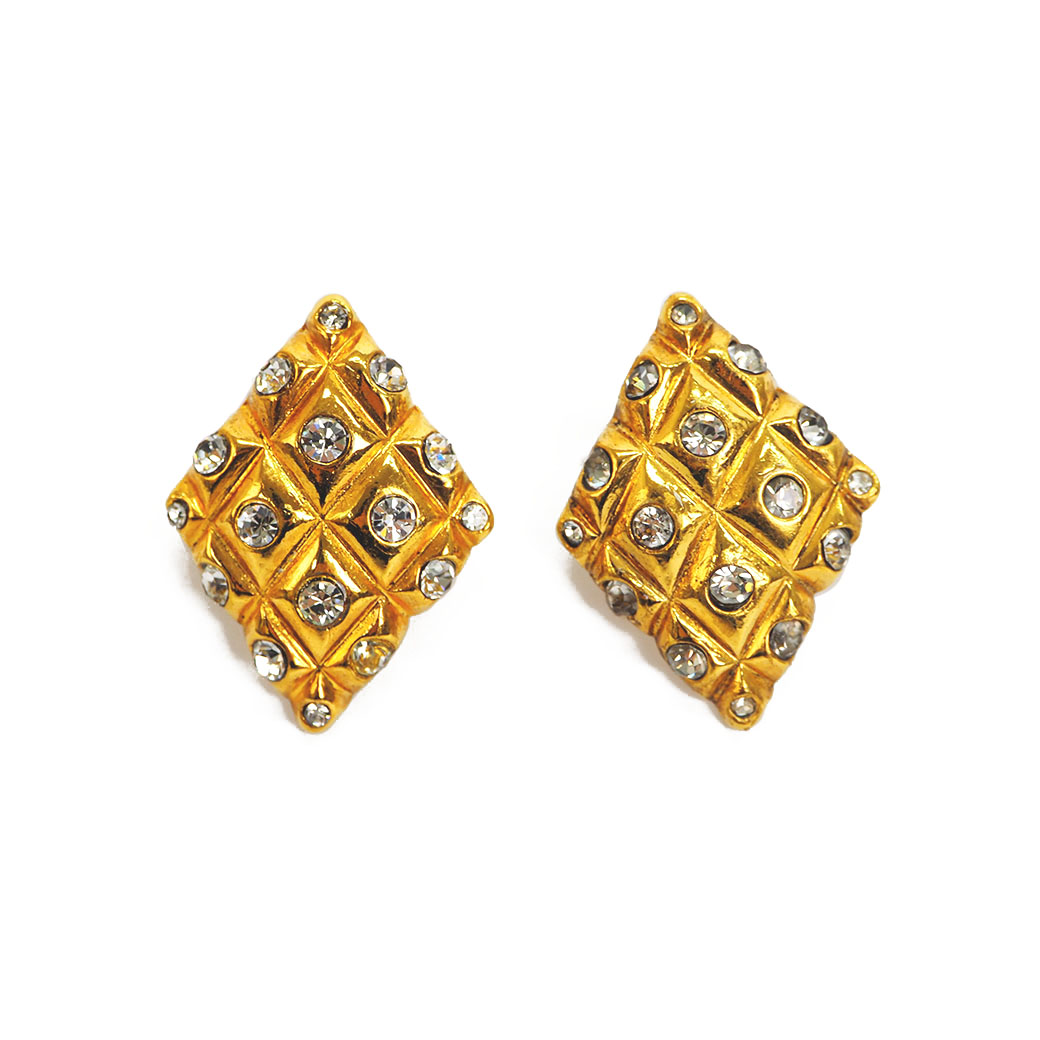 CHANEL（シャネル） ヴィンテージ ひし形 マトラッセ ストーン