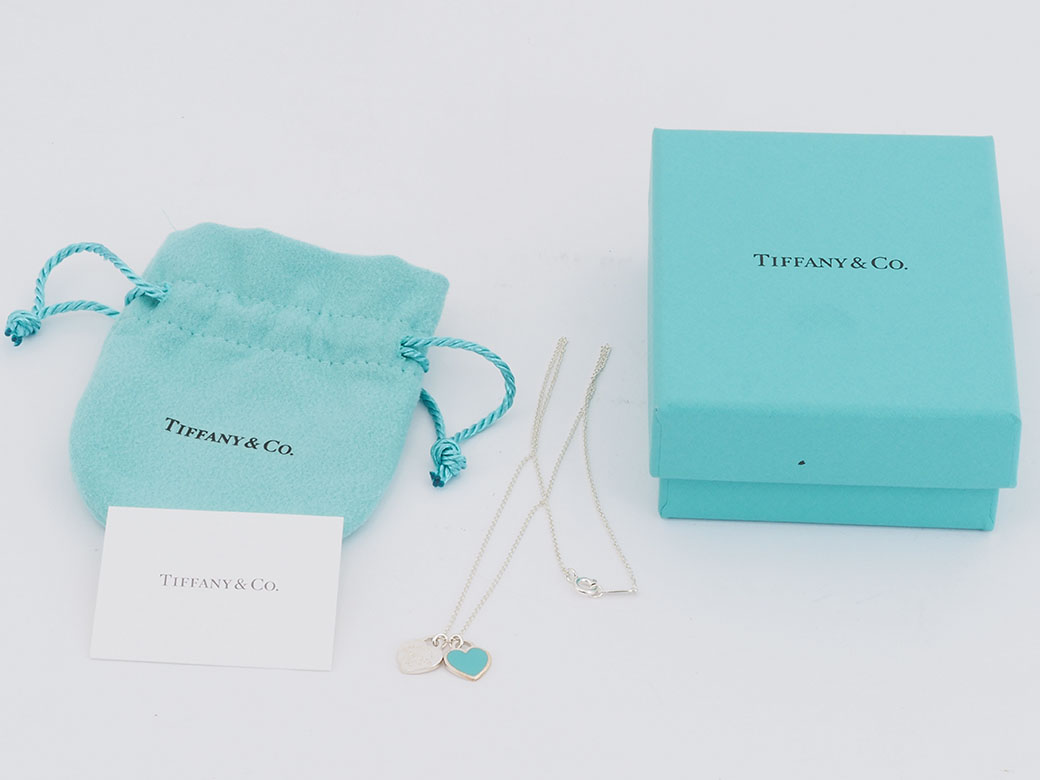 ティファニー青いハートチャーム Return to Tiffany®:Mini Double Heart Tag Pendant | Tiffany & Co. US