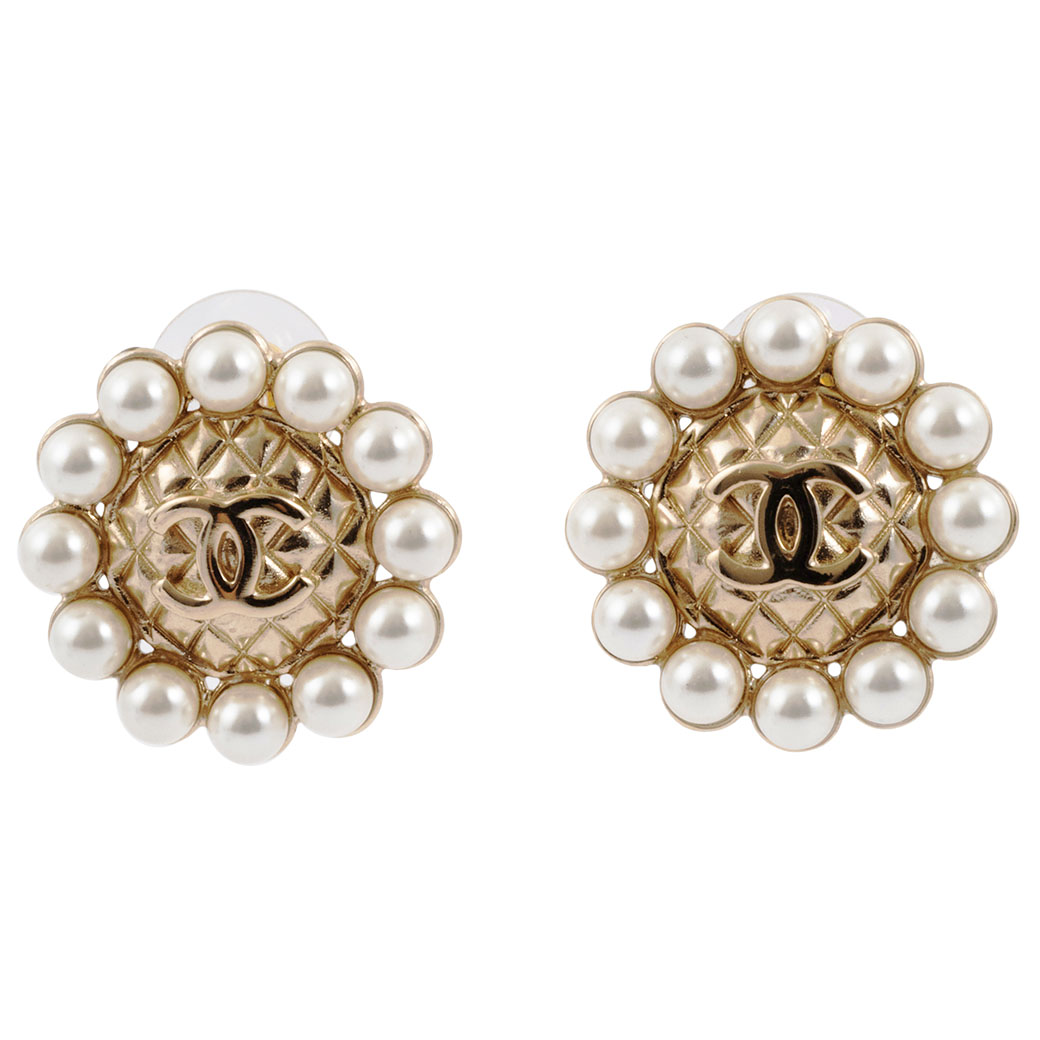 CHANEL（シャネル） パール アラウンド マトラッセ ココ ピアス