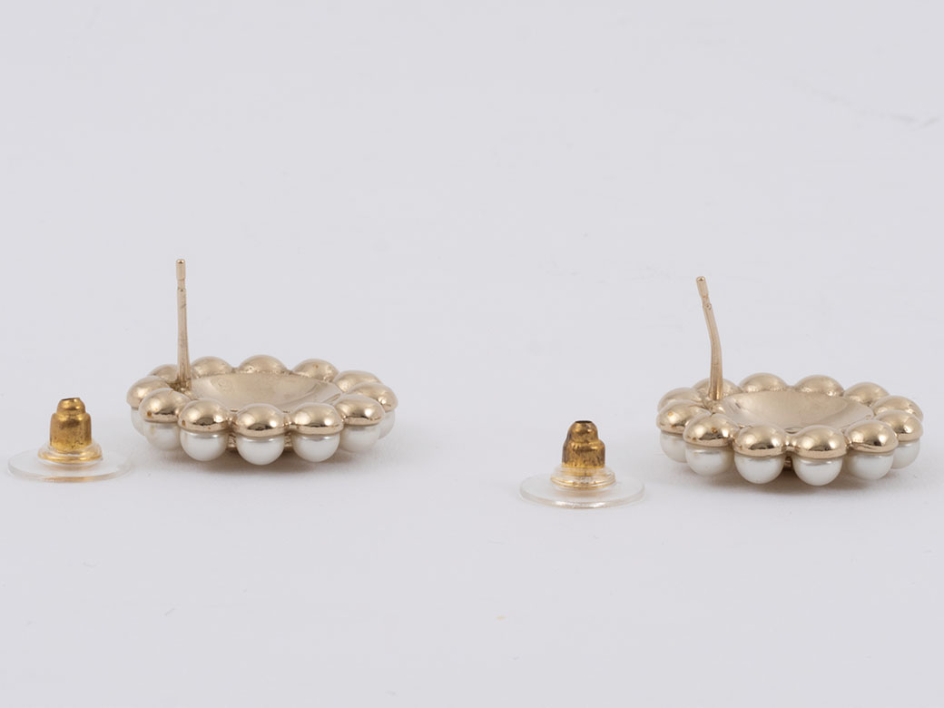 CHANEL（シャネル） パール アラウンド マトラッセ ココ ピアス