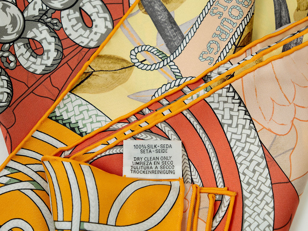 HERMES エルメス カレ90 ダブルフェイス ブランデンブルク飾り・フルリ 楽天市場】エルメス カレ90 ダブルフェイス ブランデンブルク