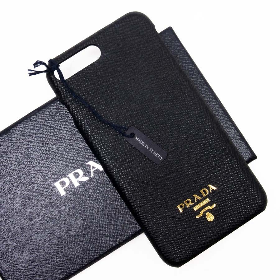 【新品同様】 【中古】プラダ【PRADA】 iPhoneケース(7 Plus用) スマートフォンケース レディース メンズ ブラックxゴールド サフィアーノレザー