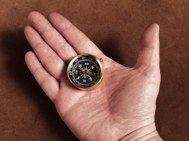 真鍮 コンパス（二重リング付き）方位磁石 携帯 ブラス 旅行グッズ