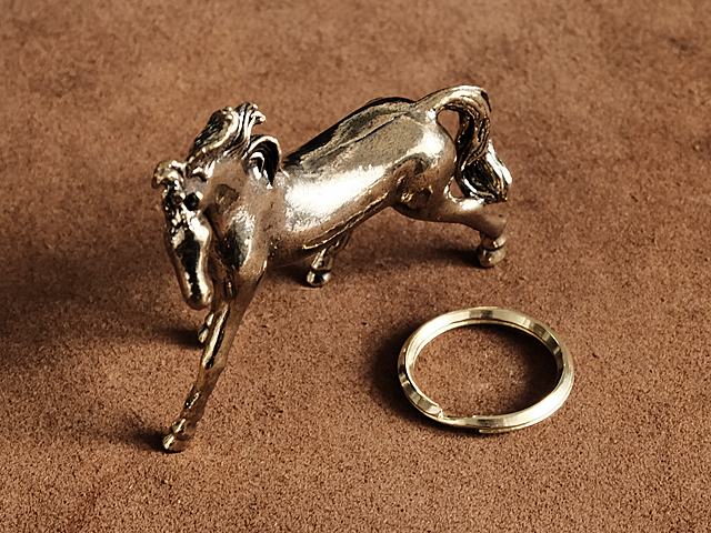 真鍮 キーホルダー（馬 ビッグ）ブラス ホース ウマ フィギュア 干支
