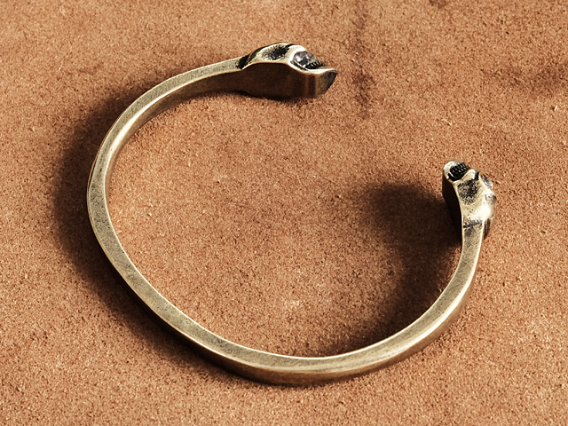 真鍮 バングル（スカルデザイン）ブラス ブレスレット 腕輪 ガイコツ