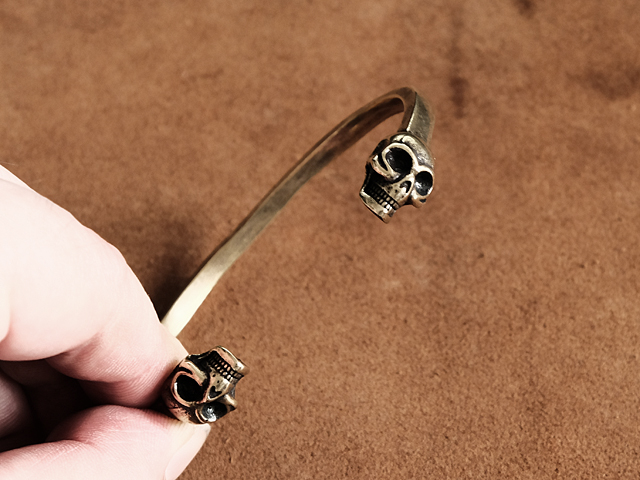 真鍮 バングル（スカルデザイン）ブラス ブレスレット 腕輪 ガイコツ