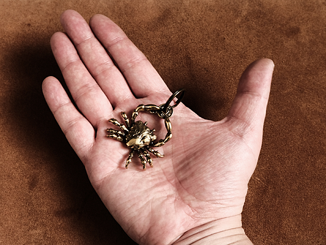 真鍮 蟹 キーホルダー（招進財賽）カニ 星座 かに座 キーチェーン