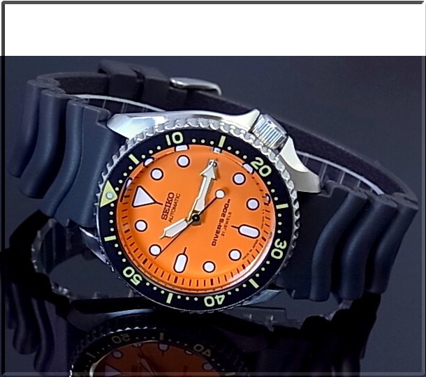 SEIKO Diver's watch セイコー ダイバーズ 自動巻 メンズ腕時計 ラバーベルト オレンジ文字盤 MADE IN JAPAN  SKX011J 海外モデル