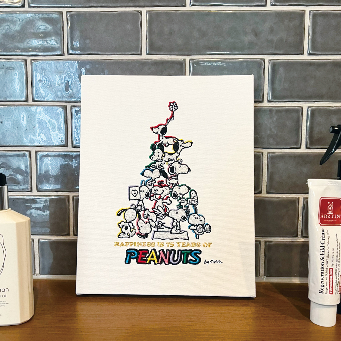 SNOOPY PEANUTS 75周年 刺しゅうキャンバスアート スヌーピー