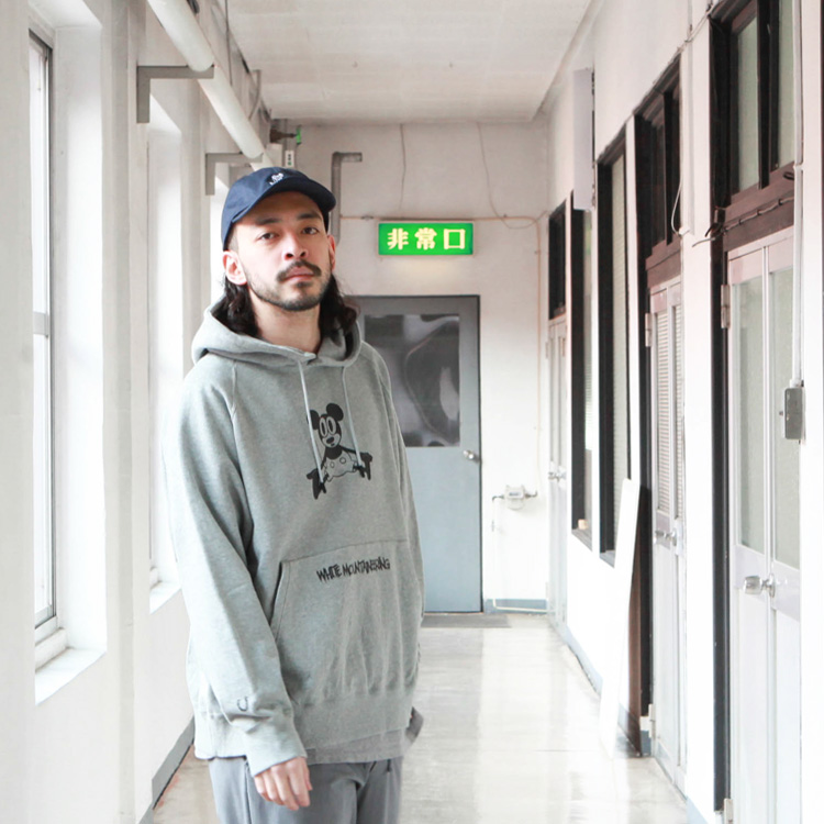 WHITE MOUNTAINEERING × Disney / 22SS/WM PRINTED HOODIE/0/コットン/WM22715369 WHITE MOUNTAINEERING（ホワイトマウンテニアリング） スウェット