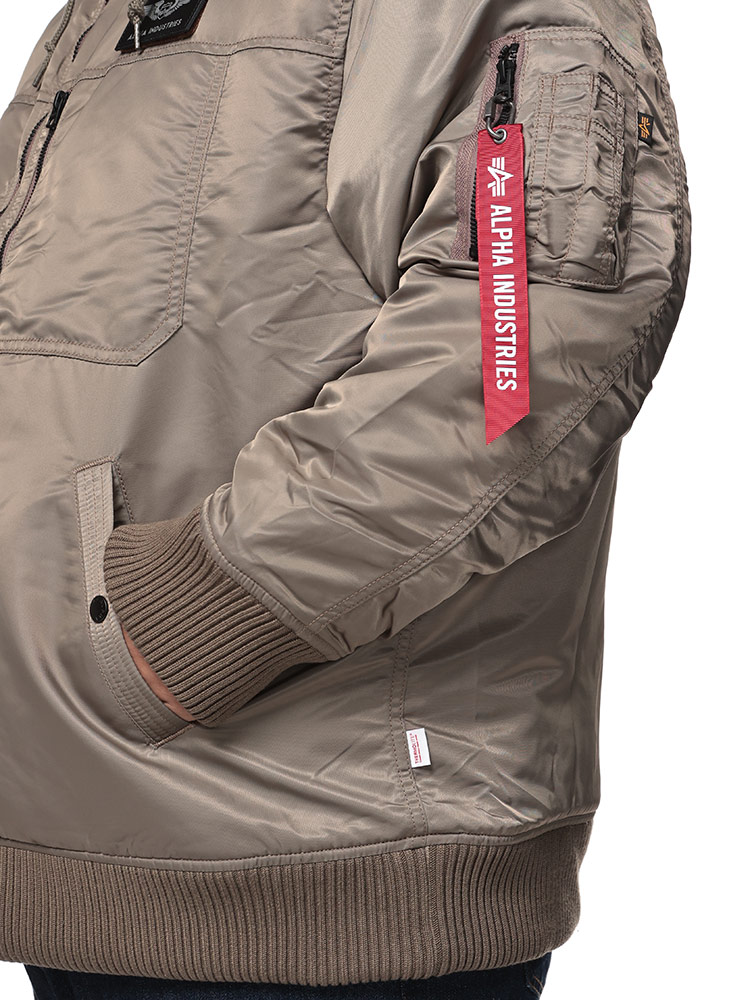 Alpha Industries（アルファ・インダストリーズ） ALPHA INDUSTRIES