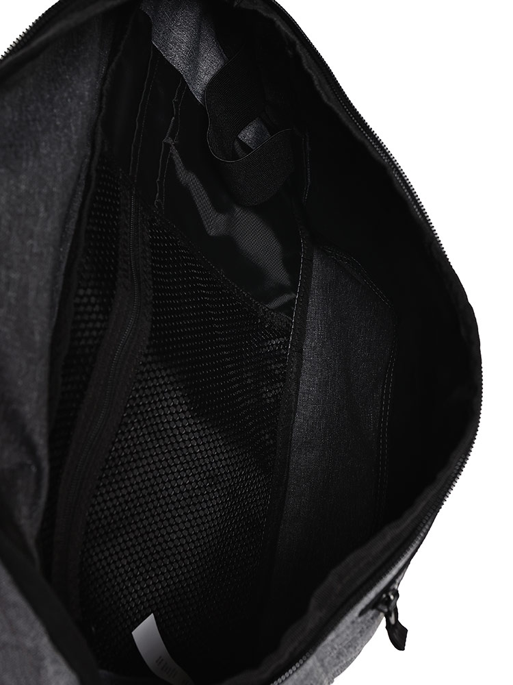 UNDER ARMOUR アンダーアーマー 日本規格 ボディバッグ ラージ