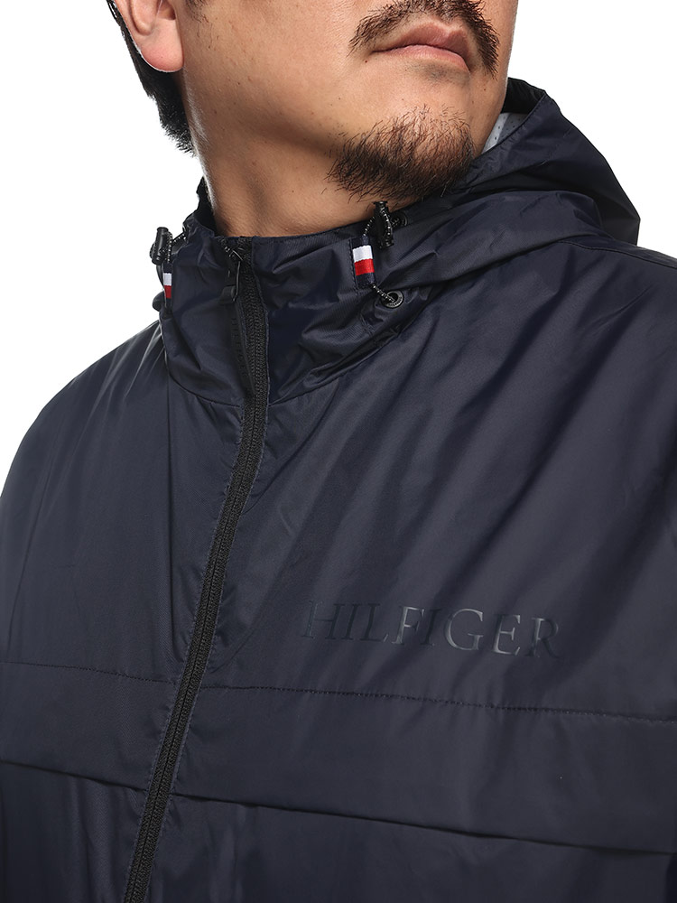 【大きい】2XL XXL日本サイズ位トミーヒルフィガーUS限定防風撥水ジャケット TOMMY HILFIGER（トミー・ヒルフィガー） ナイロンジャケット メンズ