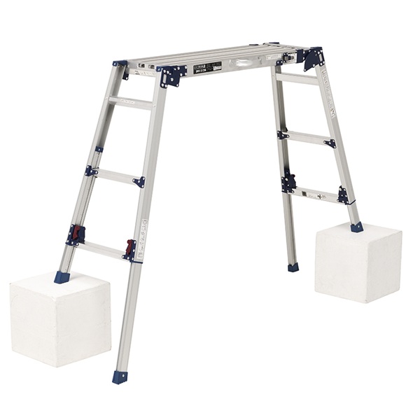 Pica ピカ 脚立 四脚アジャスト式足場台 DWV-S120 梯子 はしご 天場 外側28.0・内側27.0長さ93.0~150.0 高さ:78.9~12.01センチ (HD1870yxY) 直送品】 PiCa (ピカ) 四脚アジャスト式足場台 DWV-S120A 【大型