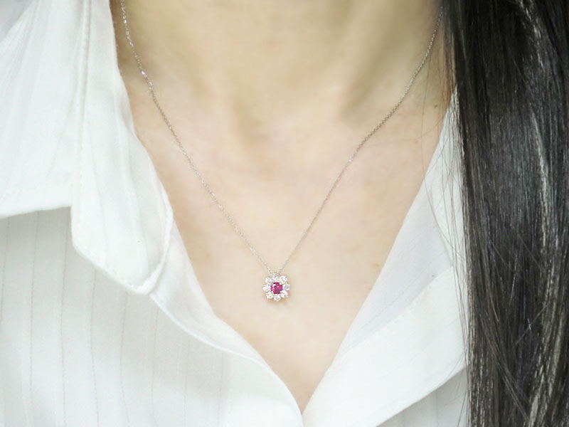 Pt900 ルビー ダイヤモンド 取り巻き ネックレス 誕生石 7月 プラチナ